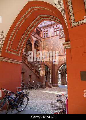 Innenhof des Basler Rathauses Stockfoto