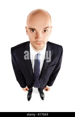 Ansicht eines jungen Mannes oben zu schauen. Studio Schuß auf weißem Hintergrund. Stockfoto