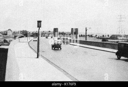 1930 - die North Circular Road, London, kurz nach dem Bau Stockfoto