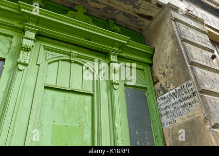 Haus Eingang mit alten Schriftzug, Görlitz, Deutschland Stockfoto