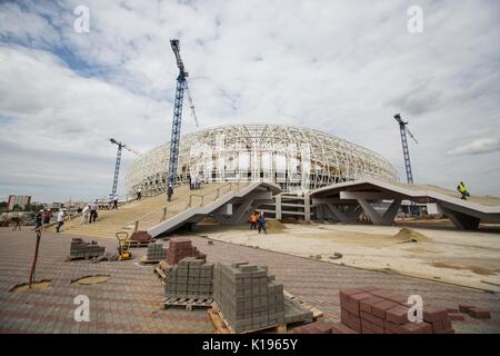 (170825) - SARANSK, Aug 25, 2017 (Xinhua) - Foto am 12.08.25, 2017 zeigt die Mordovia Arena, die 4 Gruppe host Stadien Spiele bei der FIFA WM 2018 in Knittelfeld, Russland. Die Arena hat eine Kapazität von 44149 Personen. Nach Ansicht der Beamten, die Arena wird im Dezember 2017 abgeschlossen sein. (Xinhua / Wu Zhuang) Stockfoto