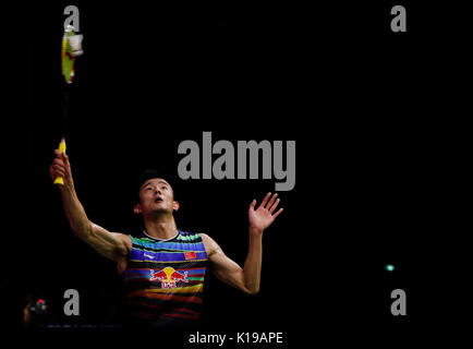 Glasgow, Großbritannien. 26 Aug, 2017. Chen Lange von China konkurriert bei der Men's Singles im Halbfinale gegen Viktor Axelsen Dänemarks bei BWF Badminton World Championships 2017 in Glasgow, Großbritannien, am 12.08.26., 2017. Credit: Han Yan/Xinhua/Alamy leben Nachrichten Stockfoto