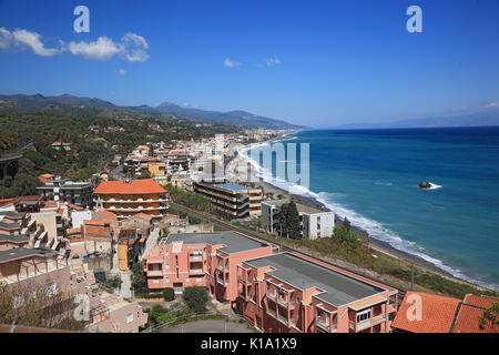 Sizilien, Ansicht von Taormina, an der Küste in Letojanni Stockfoto