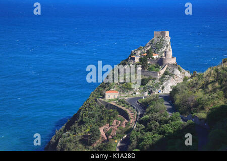 Sizilien, normannischen Burg am Capo Sant Alessio, Ansicht von Forza D'Agro Stockfoto