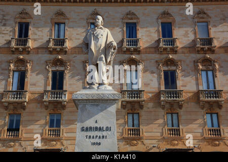 Sizilien, Stadt Trapani, Statue von Giuseppe Garibaldi an der Piazza Garibaldi. Stockfoto