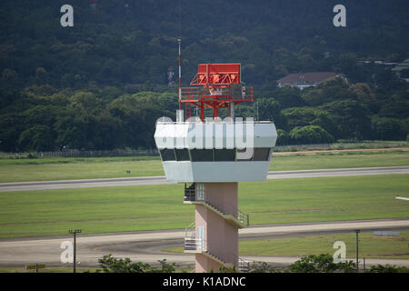 CHIANG MAI, THAILAND - 23. AUGUST 2017: Air Control Tower von Chiangmai International Airport. Nabe der Norden Thailand Air Transport. Stockfoto