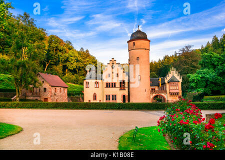 Schöne romantische Schlösser in Deutschland - Schloss Mespelbrunn Stockfoto