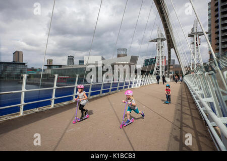 MediaCityUK ist ein 200 Morgen gemischt genutzte Immobilie Entwicklung an den Ufern des Manchester Ship Canal in Salford Quays und Trafford, Greater Manchester, England. Stockfoto