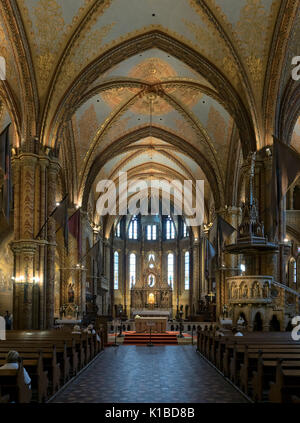 Budapest, Ungarn - 12. Juni 2017: Innenansicht der Matthias Kirche, eine römisch-katholische Kirche im Herzen von Buda Castle District. Stockfoto