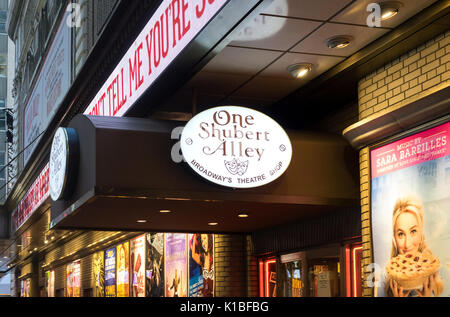 Eine Shubert Alley, die Theater am Broadway in New York City Stockfoto