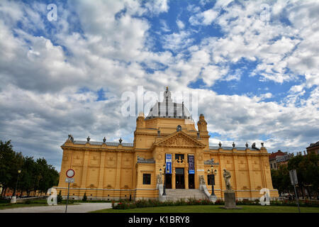 ZAGREB, KROATIEN - 14. Juli 2017. Historisches Art Pavilion Museum Gebäude in Tomislava Square, Zagreb. Stockfoto