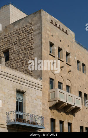 Alte Gebäude in der Nähe von Safra Square und das Jerusalem Historisches Rathaus Gebäude auf der Jaffa Street West Jerusalem Israel Stockfoto