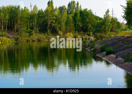 Teich chiller des Kernkraftwerks Tschernobyl. Tot radioaktive Zone. Folgen der Reaktorkatastrophe von Tschernobyl, August 2017 Stockfoto