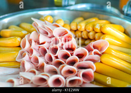 Schinken und Wurst. Stockfoto