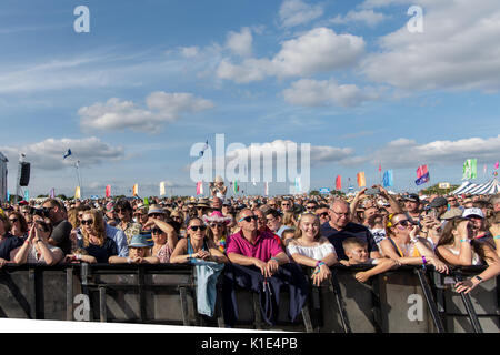 Masse an Carfest South Overton, Hampshire England 25 August 2017 Carfest Süden Credit Jim Houlbrook/Alamy Stockfoto