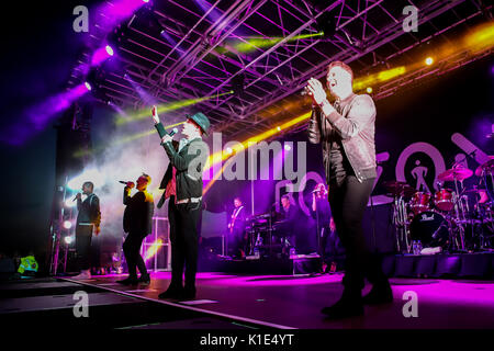 Boyzone bei Hastings Pier Stockfoto