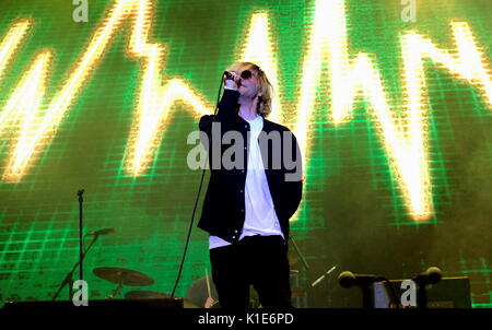 Clarence Esplanade, Fareham, Hampshire, UK August 25, 2017. Siegreiche Festival Tag 1 - Die Scharlatane durchführen Bei siegreichen Festival, Southsea, Portsmouth, Hampshire, 25. August 2017, UK Credit: Dawn Fletcher-Park/Alamy leben Nachrichten Stockfoto