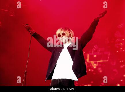 Clarence Esplanade, Fareham, Hampshire, UK August 25, 2017. Siegreiche Festival Tag 1 - Die Scharlatane durchführen Bei siegreichen Festival, Southsea, Portsmouth, Hampshire, 25. August 2017, UK Credit: Dawn Fletcher-Park/Alamy leben Nachrichten Stockfoto