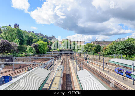 Edinburgh, Schottland, Großbritannien. 26 August, 2017. Der Bahnhof Waverley Station am Ende der letzten Woche der 70. Jahrestag des Edinburgh International Fringe Festival. Credit: Skully/Alamy leben Nachrichten Stockfoto