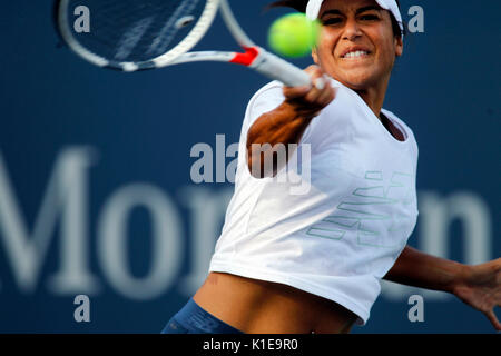 New York, Vereinigte Staaten. 26 Aug, 2017. US Open Tennis: New York, 26. August 2017 - Heather Watson von Großbritannien üben an der National Tennis Center in Flushing Meadows, New York in Vorbereitung auf die US Open die beginnt am kommenden Montag, 28. August Quelle: Adam Stoltman/Alamy leben Nachrichten Stockfoto