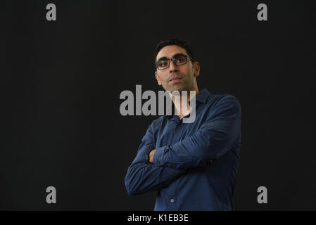 Edinburgh, Schottland, Großbritannien. 27 Aug, 2017. Das Edinburgh International Book Festival Sonntag, 27 August. Illustrator des ICH BIN Bär Bücher Sav Akyuz beim diesjährigen Festival wird angezeigt. Credit: Stuart Cobley/Alamy leben Nachrichten Stockfoto