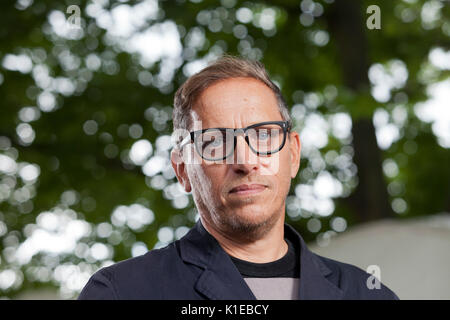 Edinburgh, Großbritannien. 27 Aug, 2017. Adrian Levy, der britischen Enthüllungsjournalisten, beim Edinburgh International Book Festival erscheinen. Credit: GARY DOAK/Alamy leben Nachrichten Stockfoto