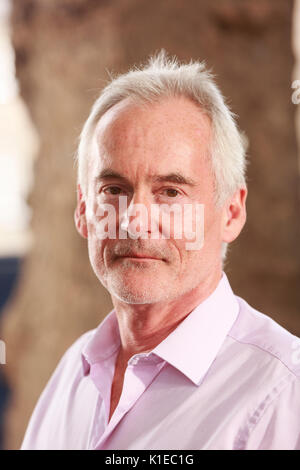 Edinburgh, Schottland, Großbritannien. 27 Aug, 2017. Tag 16 Edinburgh International Book Festival. Bild: Martin Sixsmith ist ein britischer Autor und Radio-/TV-Moderatorin, vor allem für die BBC. Credit: Pako Mera/Alamy leben Nachrichten Stockfoto