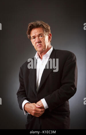 Edinburgh, Schottland, Großbritannien. 27 Aug, 2017. Tag 16 Edinburgh International Book Festival. Bild: Robert McCrum, englischer Schriftsteller und Herausgeber Credit: Pako Mera/Alamy leben Nachrichten Stockfoto