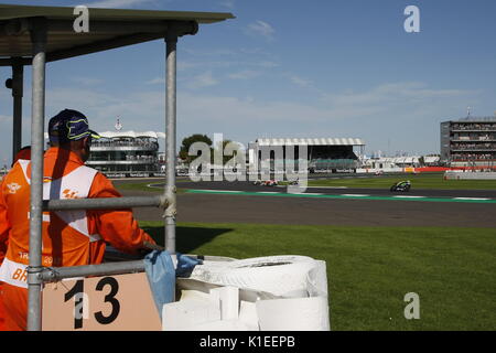 Silverstone, Großbritannien. 27 Aug, 2017. Aktion an der Ecke Luffield während der OCTO britischen MotoGP Credit: Motofoto/Alamy leben Nachrichten Stockfoto