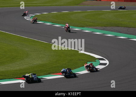 Silverstone, Großbritannien. 27 Aug, 2017. Aktion in der luffield/Woodcote Ecken während der OCTO britischen MotoGP Credit: Motofoto/Alamy leben Nachrichten Stockfoto