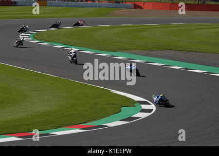 Silverstone, Großbritannien. 27 Aug, 2017. Aktion in der luffield/Woodcote Ecken während der OCTO britischen MotoGP Credit: Motofoto/Alamy leben Nachrichten Stockfoto