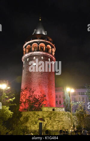 Der Galata Turm genannte Christea Turris von der Genuesischen Galata Turm in den Sonnenuntergang, Istanbul, Türkei Stockfoto