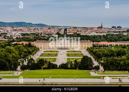 Eine Ansicht von der Gloriette auf Schloß Schönbrunn Wien Stockfoto