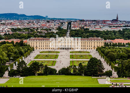 Eine Ansicht von der Gloriette auf Schloß Schönbrunn Wien Stockfoto