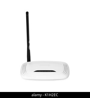 Moderne wireless Weiß wi-fi Router mit Antenne auf weißem Hintergrund Stockfoto