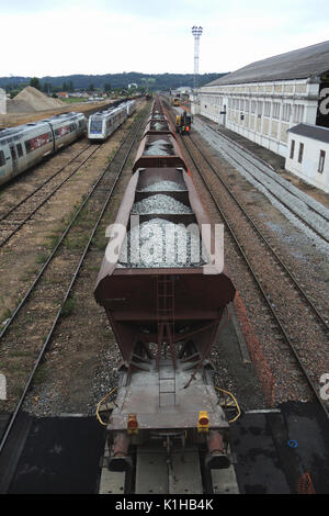 PERIGUEUX FRANKREICH - BAHNHOF KAUFMANN ZÜGE - französische Züge - ZÜGE FRANKREICH - FRANZÖSISCHE EISENBAHN - PERIGORD AQUITANIEN FRANKREICH © Frédéric BEAUMONT Stockfoto