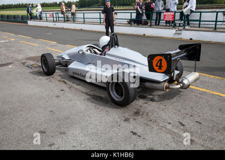 Formel Croft Auto im Croft Rennstrecke, North Yorkshire, England, Großbritannien Stockfoto