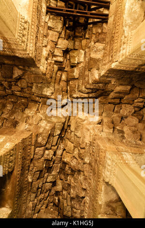 Dachkonstruktion aus Steinen in Angkor Wat, Kambodscha. Stockfoto