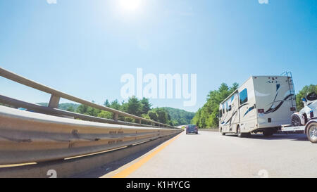 South Carolina, USA - 10. Juli 2017. POV point of view - Fahren nach Myrtle Beach auf Cross-country Road Trip. Stockfoto