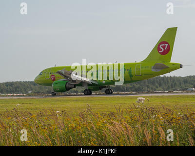 Nischni Nowgorod, Russland - 23. August 2017: A319 Airliner ist auf der Landebahn des Flughafen Strigino. Stockfoto