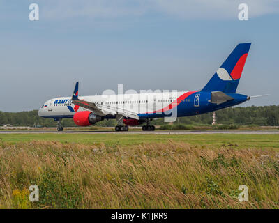 Nischni Nowgorod, Russland - 23. August 2017: Boing 757 Airliner ist auf der Landebahn des Flughafen Strigino. Stockfoto