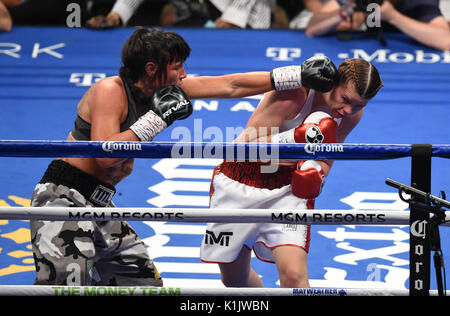 Savannah Marshall Niederlagen Sydney LeBlanc während ihrer Supermittelgewicht Bout an der T-Mobile Arena, Las Vegas. Stockfoto