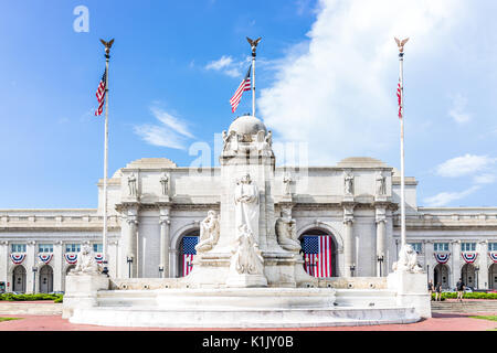 Washington DC, USA - Juli 1, 2017: Union Station am Columbus Circle mit Christopher Columbus Memorial Fountain Stockfoto