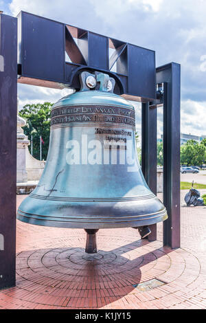 Washington DC, USA - Juli 1, 2017: Union Station am Columbus Circle mit Nahaufnahme des Memorial bell Stockfoto