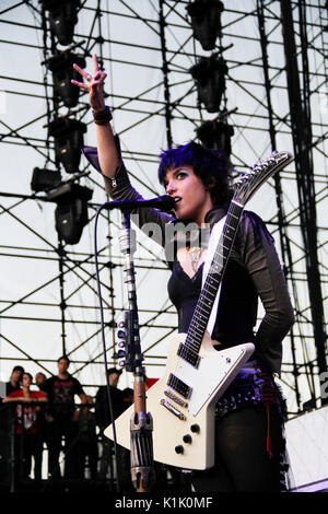 Elizabeth 'Lzzy" Hale Halestorm führt 2010 Rockstar Energy Drink Uproar Festival Verizon Wireless Amphitheatre September 17,2010 Irvine, Kalifornien. Stockfoto