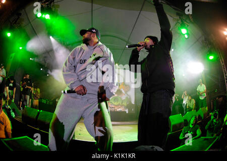 (L-R) Method man Redman Perform Cypress Hill's Smokeout San Manuel Amphitheater Oktober 24,2009 San Bernardino. Stockfoto