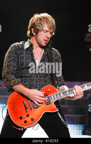 Der Musiker Joe Don Rooney Rascal Flatts spielt 2008 Stagecoach Country Music Festival Indio. Stockfoto