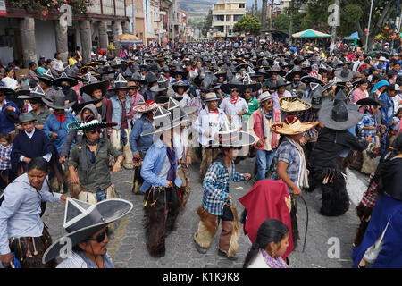 Quechua indigenen Menschen die Teilnahme an der jährlichen Inti Raymi Parade bei der Sommersonnenwende Stockfoto