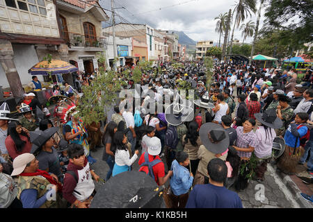 Quechua indigenen Menschen die Teilnahme an der jährlichen Inti Raymi Parade bei der Sommersonnenwende Stockfoto