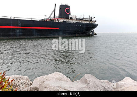 Das dampfschiff William G. Mather Maritime Museum ist in der Nordküste Hafen am Erie See in der Innenstadt von Cleveland, Ohio. Stockfoto